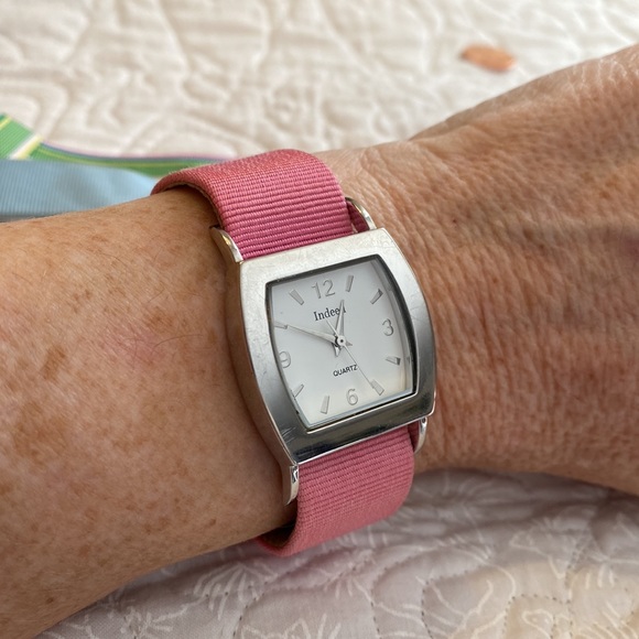 INDEED quartz watch with interchangeable bands. Ultimate preppy accessory! - Picture 2 of 11